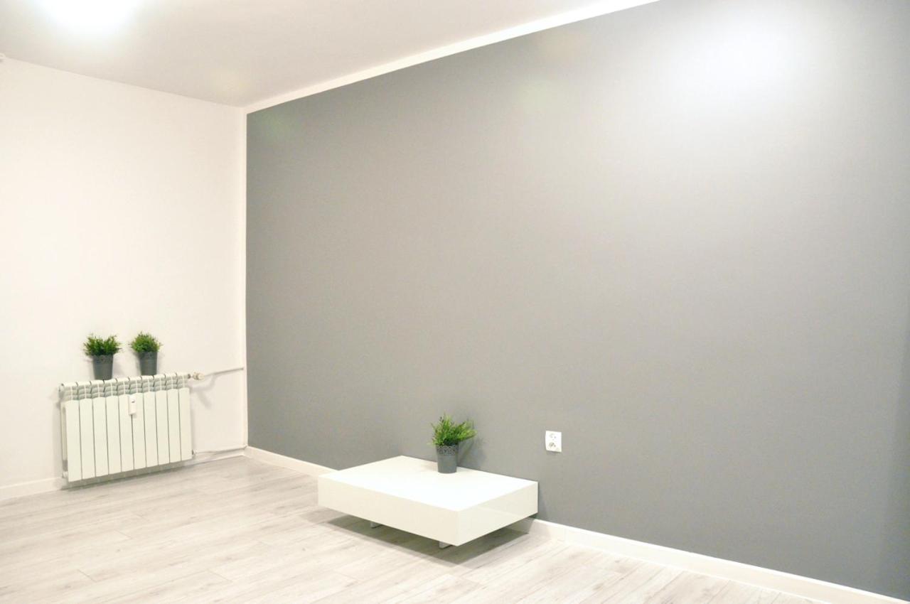 Nice And Comfy Studio Close To Old Town And Metro. ワルシャワ エクステリア 写真