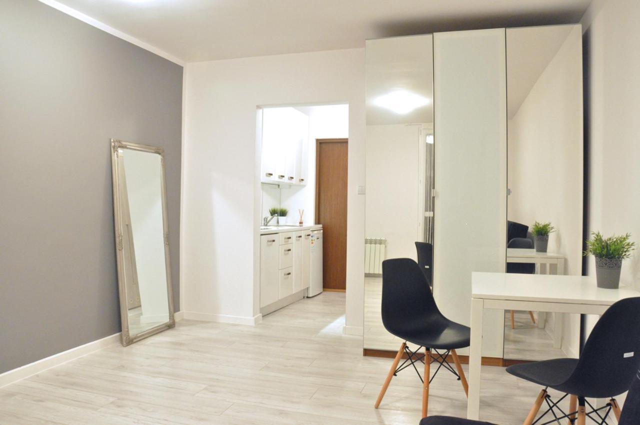 Nice And Comfy Studio Close To Old Town And Metro. ワルシャワ エクステリア 写真